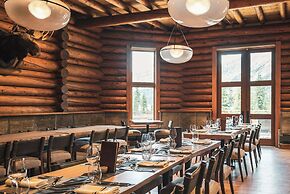 The Lodge at Bow Lake