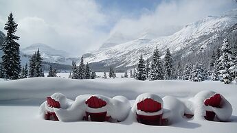 The Lodge at Bow Lake