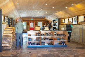The Lodge at Bow Lake