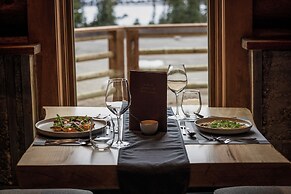 The Lodge at Bow Lake