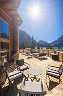 The Lodge at Bow Lake