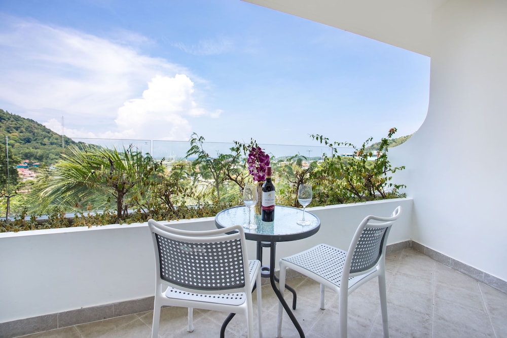 Kata Ocean View 1BR Apartment O17