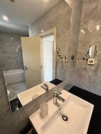 Hotel Atina by ENTOPYA