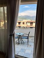 Hotel Atina by ENTOPYA