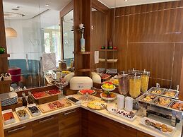 Hotel Atina by ENTOPYA