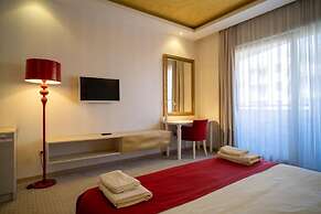 Hotel Atina by ENTOPYA