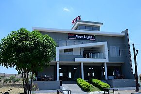 Hotel Moonlight & Restaurant