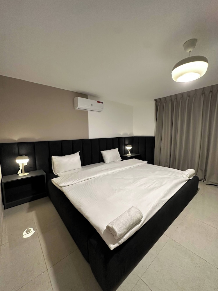 Stylish Luxe Apartment Fr
