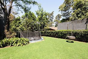 Casa Retiro With Pool and Garden