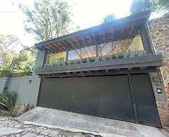 Casa Retiro With Pool and Garden