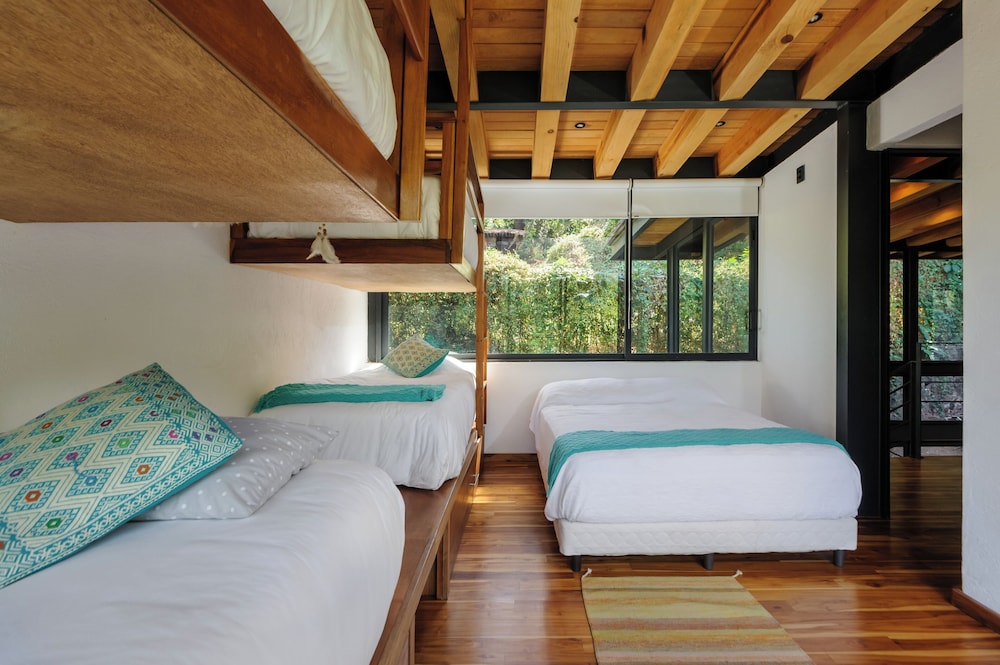 Casa Retiro With Pool and Garden