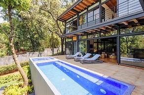 Casa Retiro With Pool and Garden