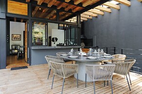 Casa Retiro With Pool and Garden