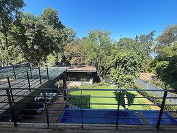 Casa Retiro With Pool and Garden