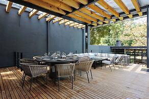 Casa Retiro With Pool and Garden