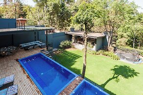 Casa Retiro With Pool and Garden