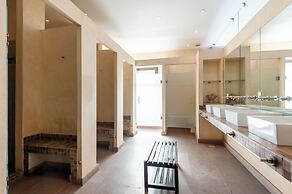 Caracol 37 Luxury Condo