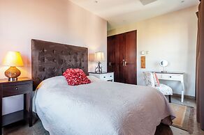 Caracol 37 Luxury Condo