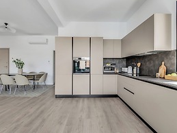 Sanders Crystal 2 Limassol