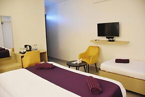 Date Palm Hotel