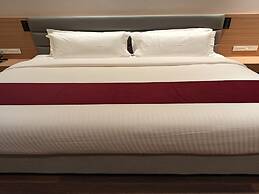 The White IBIS A Boutique Hotel