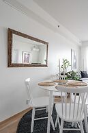 Fabulous 1BR Apt with Sauna & Views