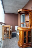 Fabulous 1BR Apt with Sauna & Views