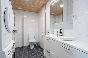 Fabulous 1BR Apt with Sauna & Views