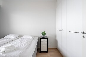 Fabulous 1BR Apt with Sauna & Views