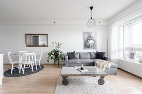 Fabulous 1BR Apt with Sauna & Views