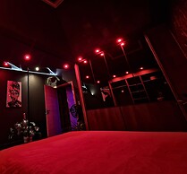 AKA LOVE ROOM