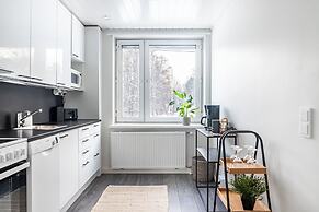 Bright 1BR Apartment next to the Beach