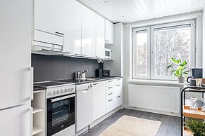 Bright 1BR Apartment next to the Beach