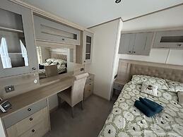 Craig Taravan Sleeps 4 With Private Decking