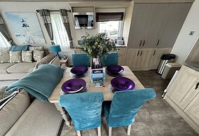 Craig Taravan Sleeps 4 With Private Decking