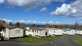 Craig Taravan Sleeps 4 With Private Decking