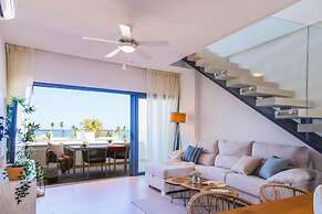 Elegant and Spacious Penthouse With Ocean View