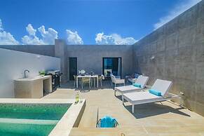 Elegant and Spacious Penthouse With Ocean View