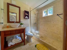 Cute Apartment Only Steps From the Beach