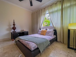 Cute Apartment Only Steps From the Beach