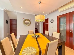 Beautiful 2 BR Apartment With BBQ