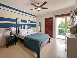 Beautiful 2 BR Apartment With BBQ