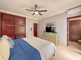 Beautiful 2 BR Apartment With BBQ
