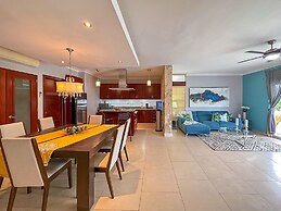Beautiful 2 BR Apartment With BBQ
