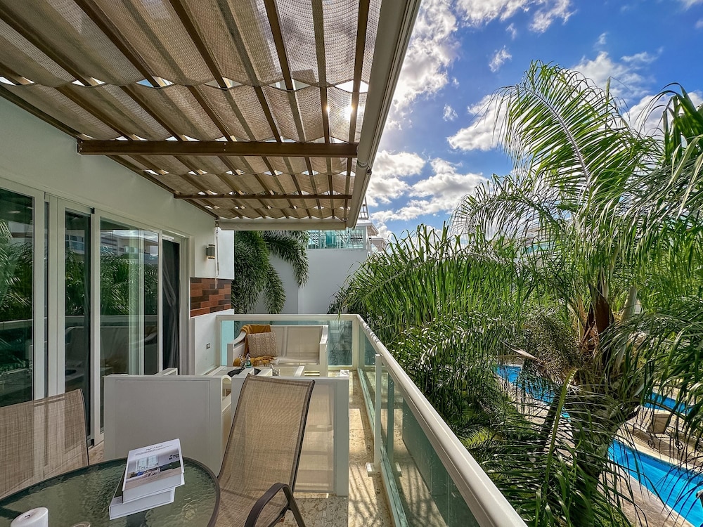 Beautiful 2 BR Apartment With BBQ