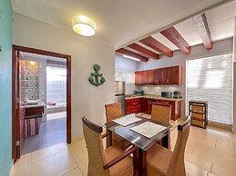 Gorgeous 1 BR PH Apartment w Jacuzzi