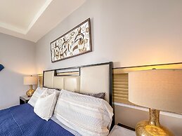 Gorgeous 1 BR PH Apartment w Jacuzzi