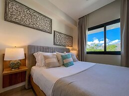 Incredibly Beautiful Condo Just Steps to the Beach