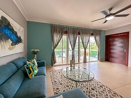 Incredible 3 BR Penthouse w BBQ Jacuzzi