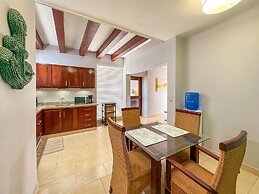 Incredible 3 BR Penthouse w BBQ Jacuzzi